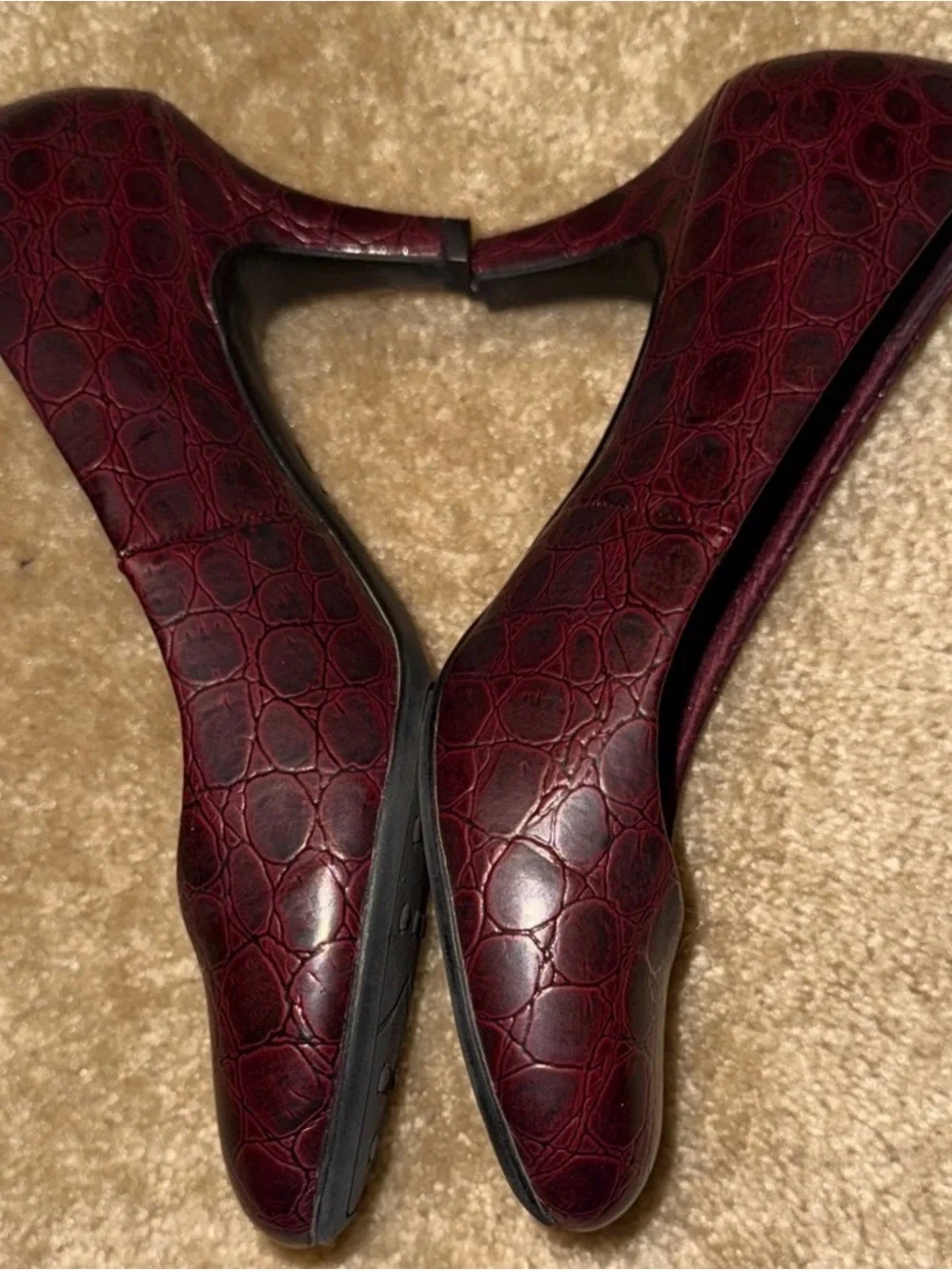 Life Stride Women's Wine Croc-Embossed Rounded Toe Pumps